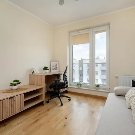 Exceptional With Parking For 6 Guests By Renters Wroclaw