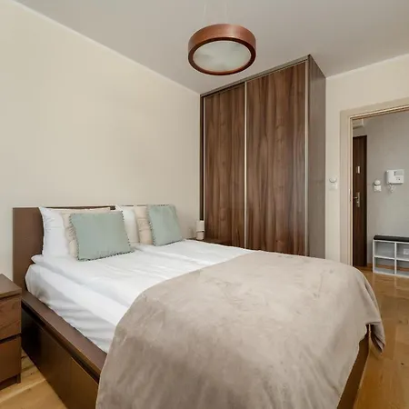 Apartment Exceptional With Parking For 6 Guests By Renters *