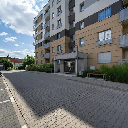 דירה Exceptional With Parking For 6 Guests By Renters ורוצלב